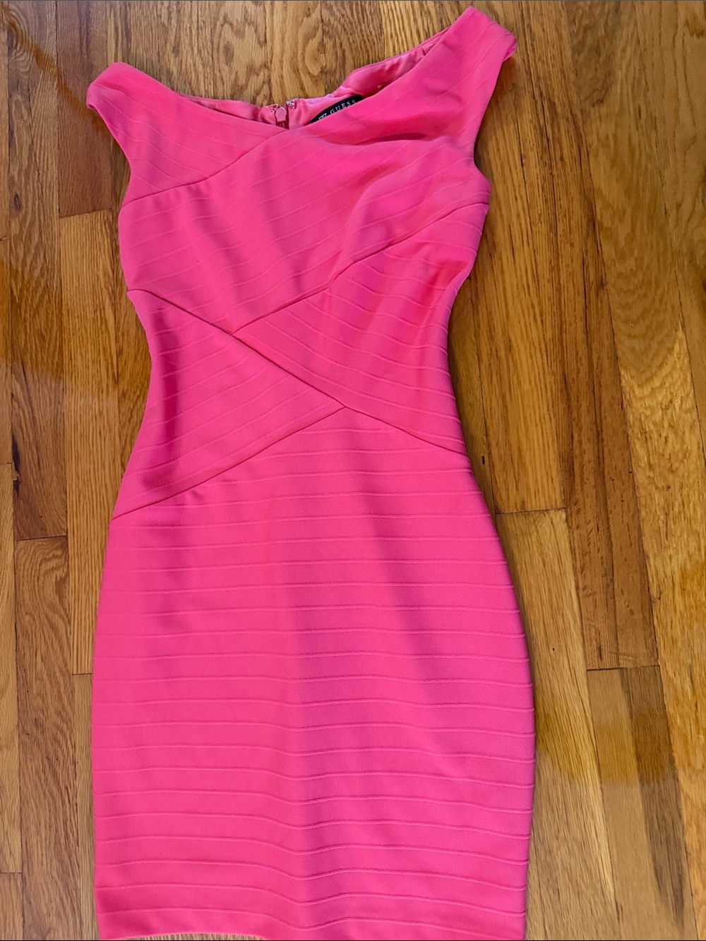 Guess Off the -Shoulder Fitted Pink Bandage Dress